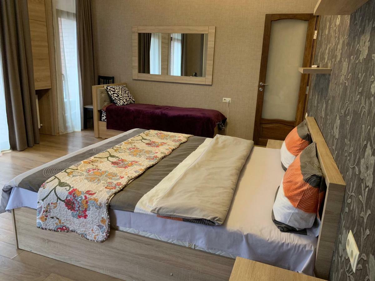 Lilika Apartments On Meskhishvili Tbilisi Esterno foto
